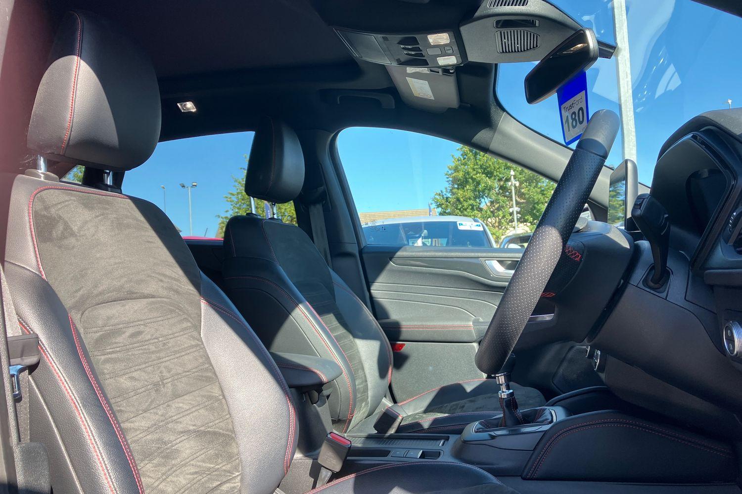 Ford KUGA Photo 16