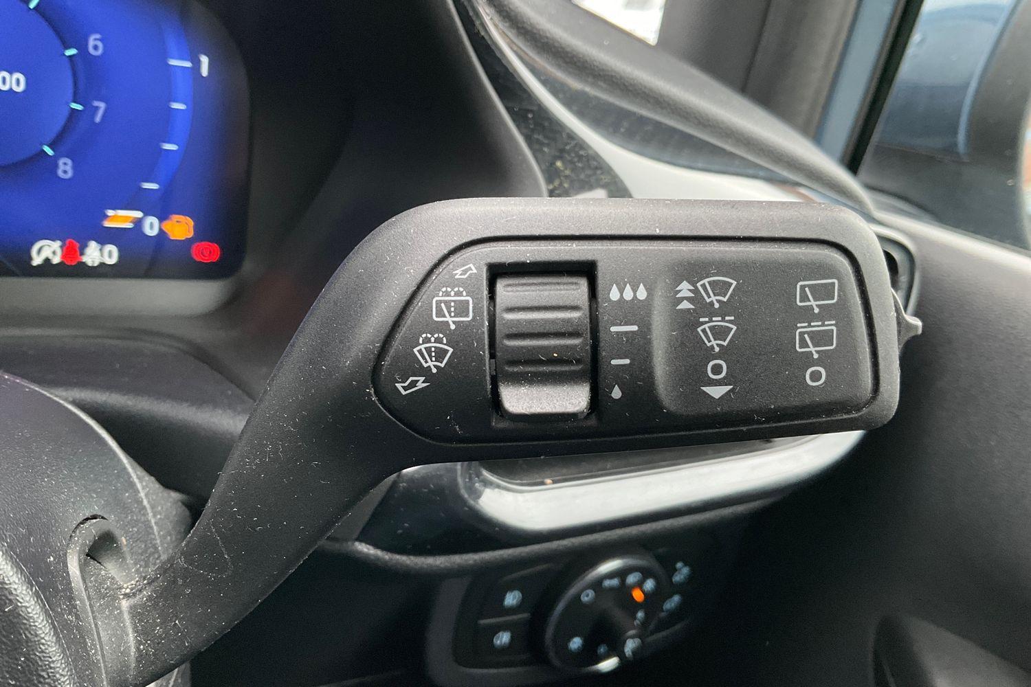 Ford FIESTA Photo 14