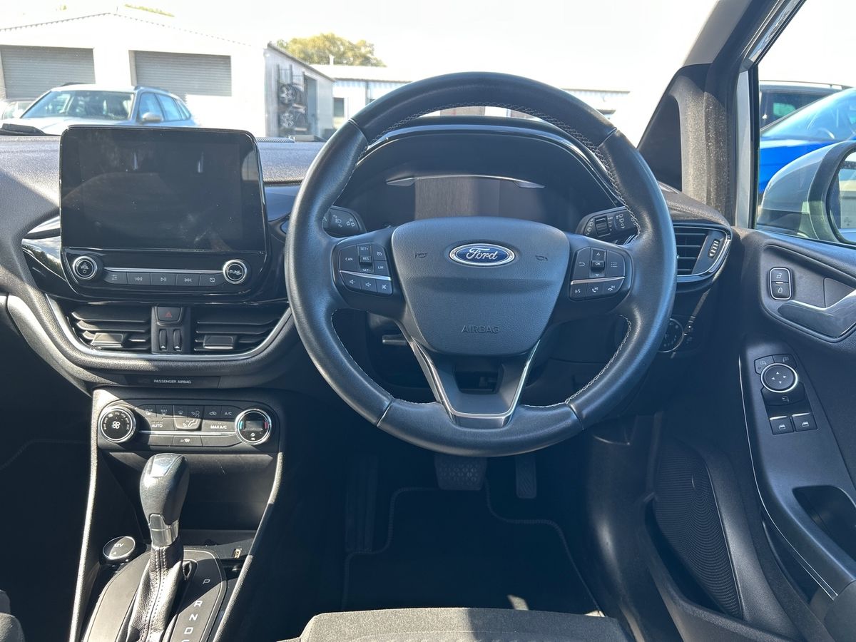 Ford Fiesta Photo 13