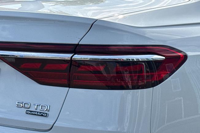 AUDI A8 Photo 18