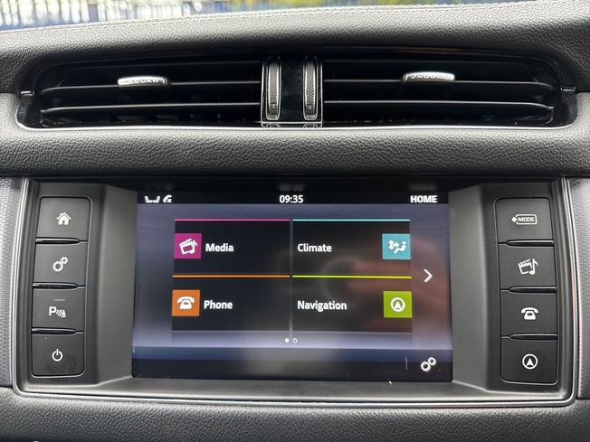 Jaguar XF Photo 13
