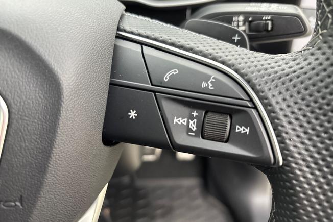 AUDI Q3 Photo 17