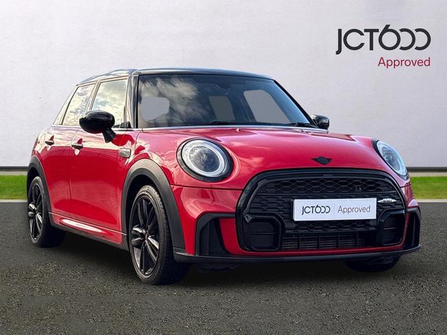 MINI Hatch Photo 1