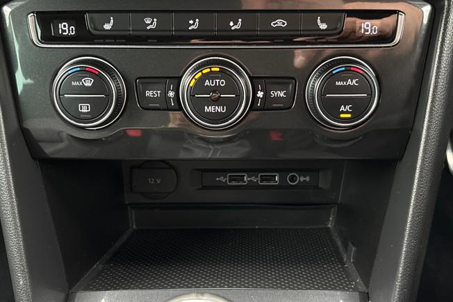 VOLKSWAGEN Tiguan Photo 26