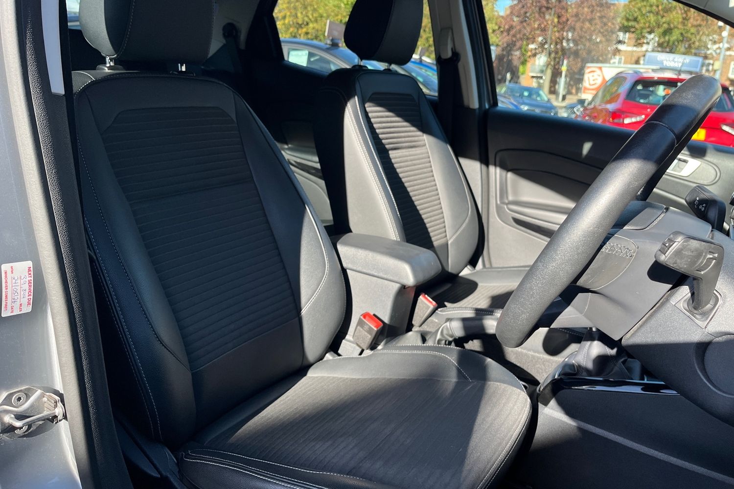 Ford ECOSPORT Photo 16