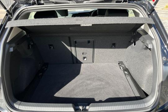 Volkswagen Golf Photo autoimg-38f16f1935f17c561dfe89804bb63ac36a5ce761.jpg