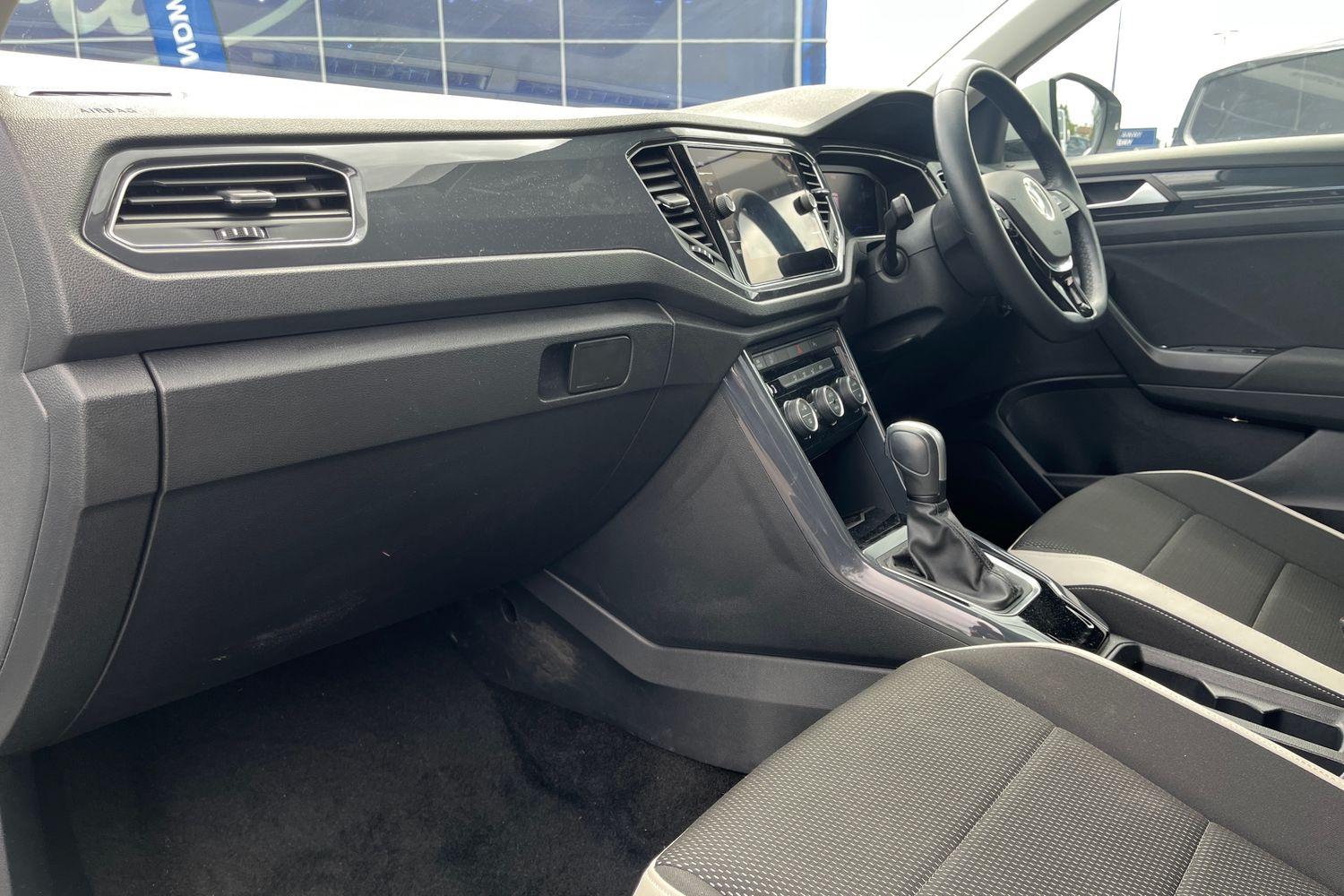 Volkswagen T-ROC Photo 17