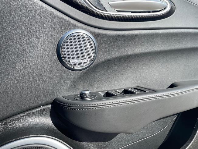 ALFA ROMEO Giulia Photo 32