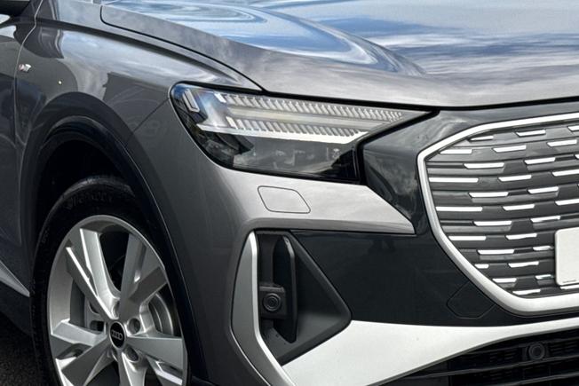 AUDI Q4 E-Tron Photo 19