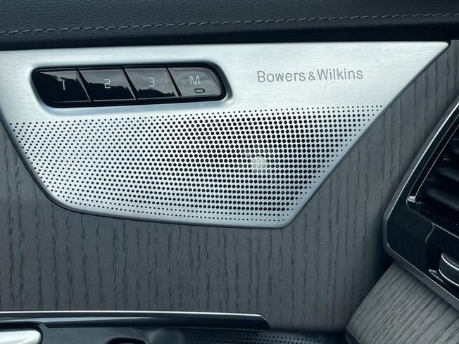 VOLVO XC90 Photo 35