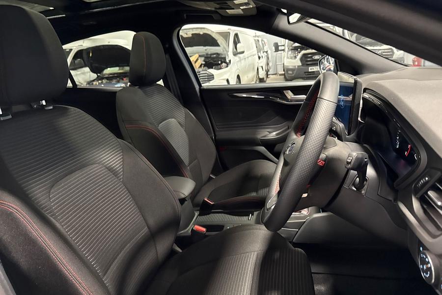 Ford FOCUS Photo autoimg-38f8f9fad818eb72cc84e72cf76def340b490ef5.jpg
