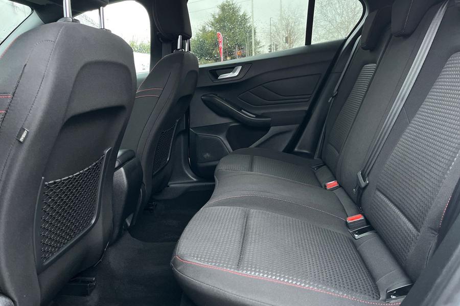 Ford FOCUS Photo autoimg-38fd0bd65d53f4014703f69d51aedd5a42325190.jpg