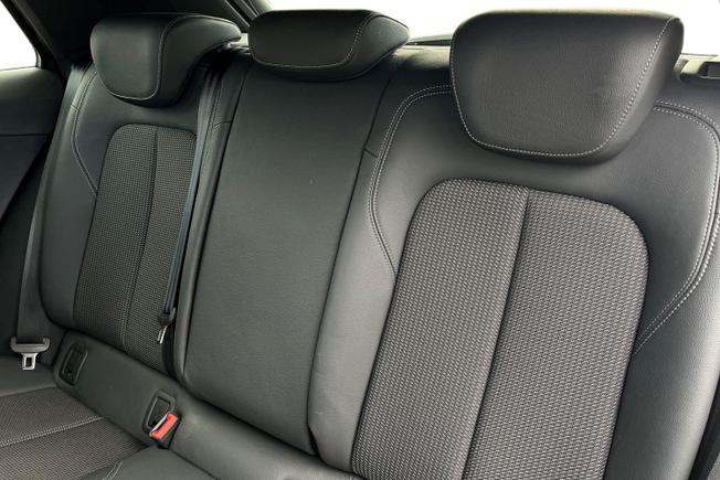 AUDI Q2 Photo 9