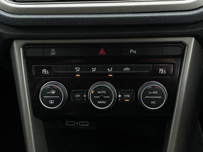 VOLKSWAGEN T-Roc Photo 45