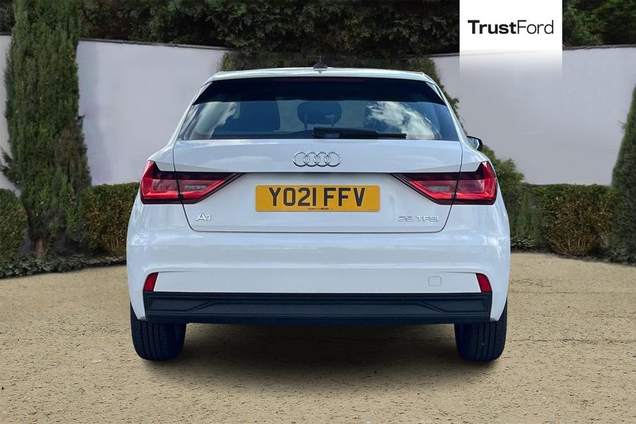 Audi A1 Photo autoimg-39023f55a20976798ba9247cd979a1b3b9ab119c.jpg