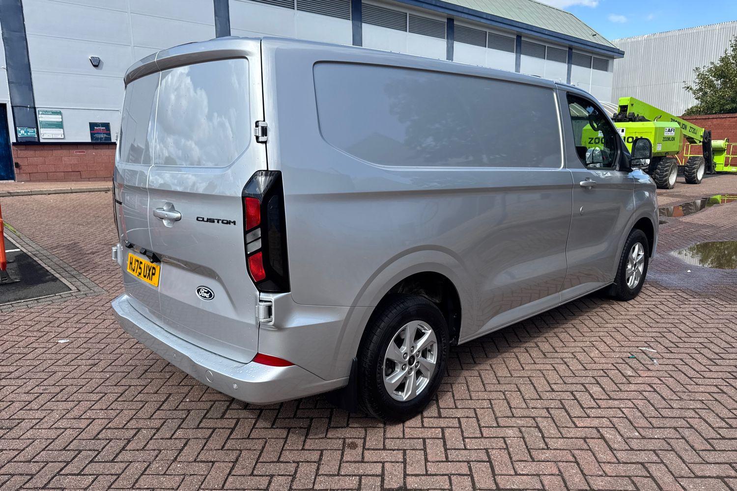 Ford TRANSIT CUSTOM Photo 6