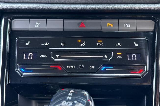 VOLKSWAGEN T-Roc Photo 44