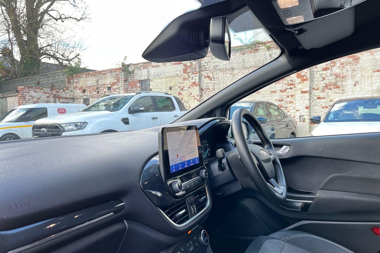 Ford FIESTA Photo 17