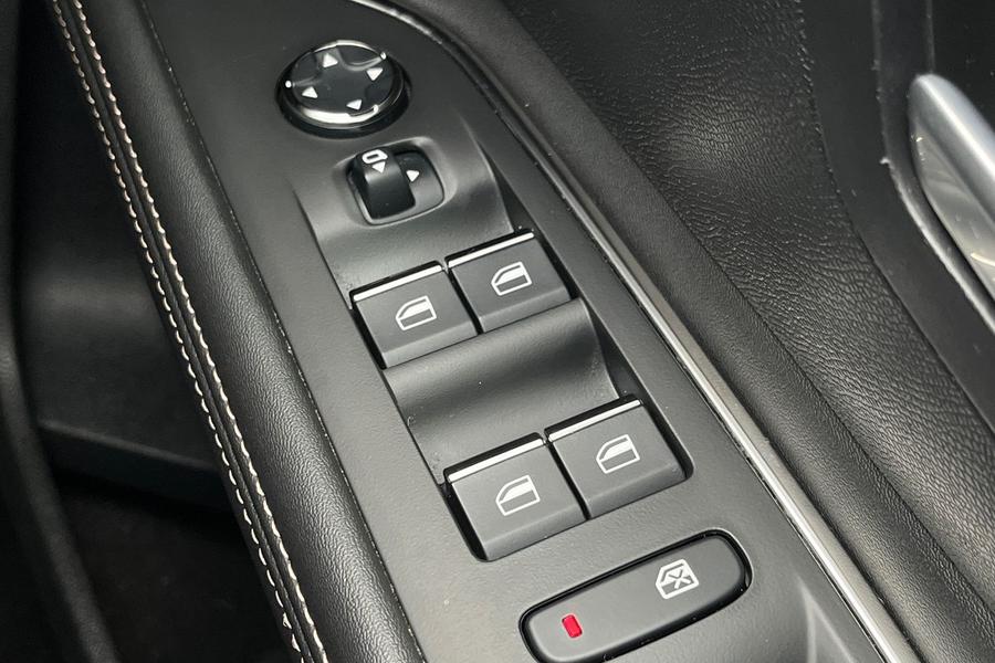 Peugeot 5008 Photo autoimg-390df04493cb0b89cf3689020e74559fb65651f4.jpg