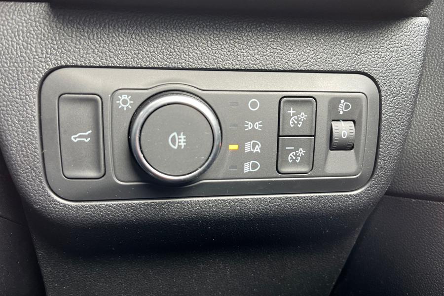 Ford KUGA Photo autoimg-390fe13828eda7a98e1695325c9b431f77d57efe.jpg