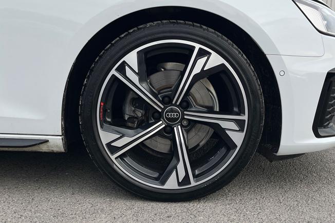 AUDI A4 Photo 5