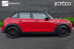 MINI Hatch Photo 4