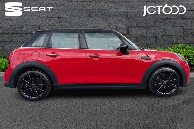 MINI Hatch Photo 4