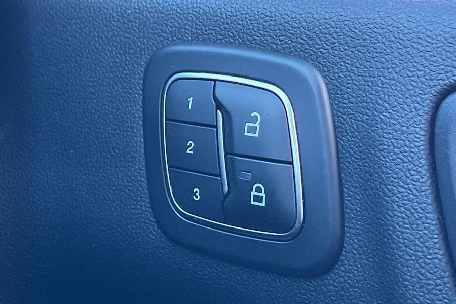 Ford KUGA Photo autoimg-39162ce1b9460f9a655b71b6a4ca6528ab9e85f7.jpg