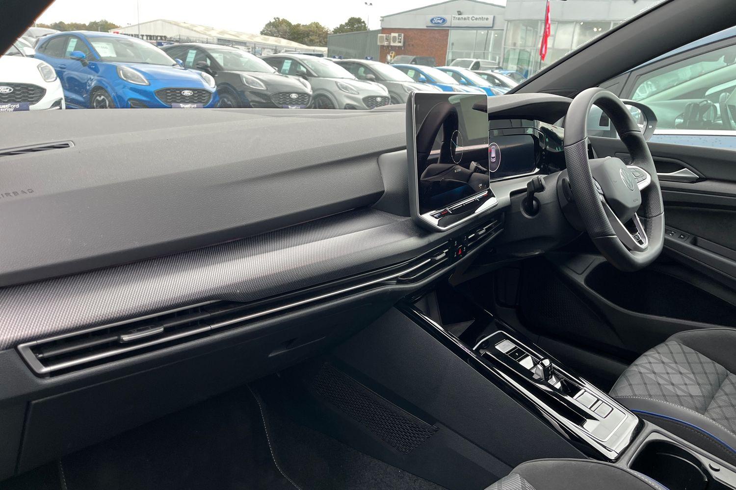 Volkswagen GOLF Photo 17
