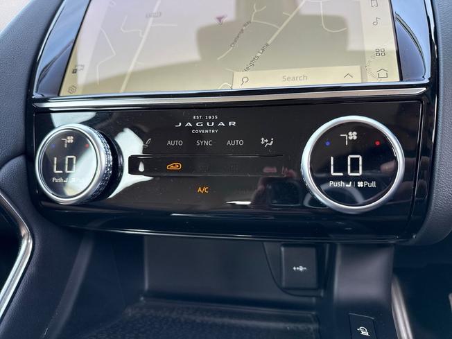 JAGUAR E-Pace Photo 33