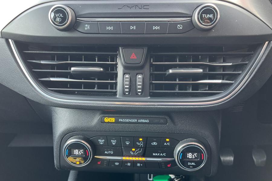 Ford FOCUS Photo autoimg-391a31f5caebfa8778079534f133f770de3559d2.jpg