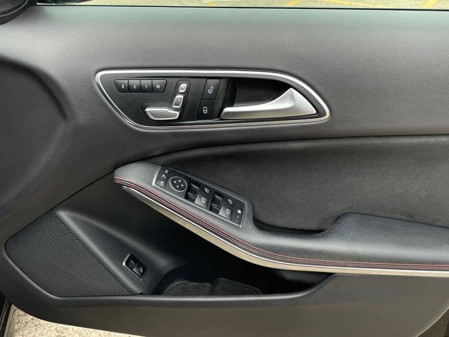 MERCEDES-BENZ GLA Photo 30