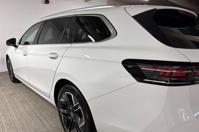 VOLKSWAGEN Passat Photo 36