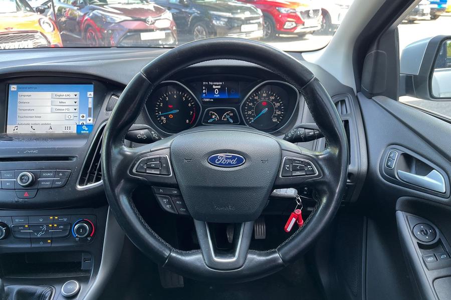 Ford FOCUS Photo autoimg-3922adbc7c9f4a3210afe85fb1ac39bf2ff3f1d8.jpg