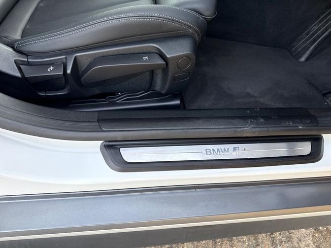 BMW I4 Photo 37