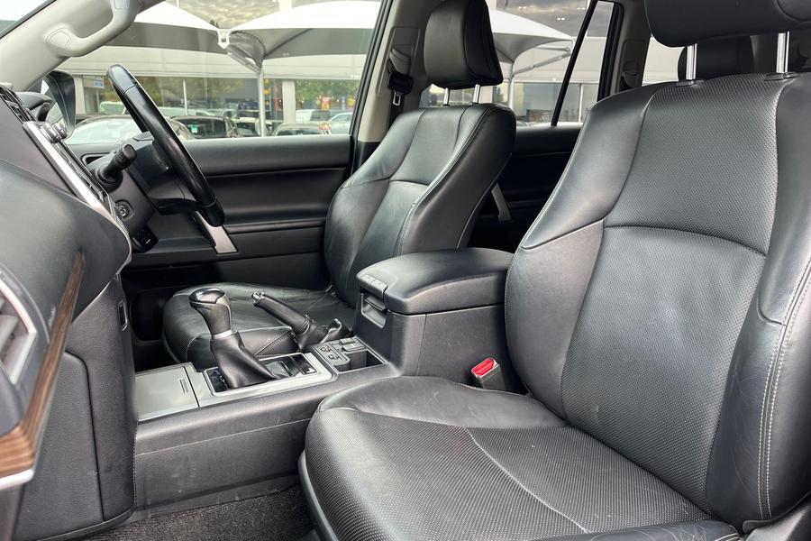 Toyota Land Cruiser Photo autoimg-39265fc647a107038940831ca91a5df913bd89ed.jpg