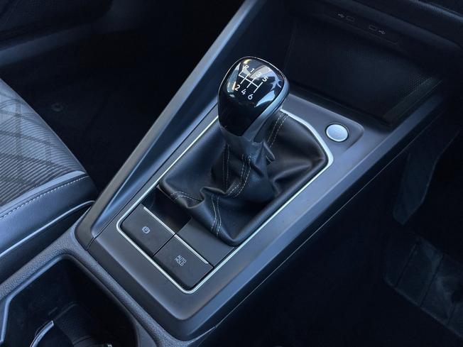 VOLKSWAGEN Golf Photo 41