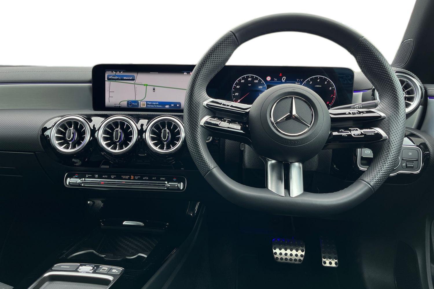 Mercedes-Benz CLA Photo 10