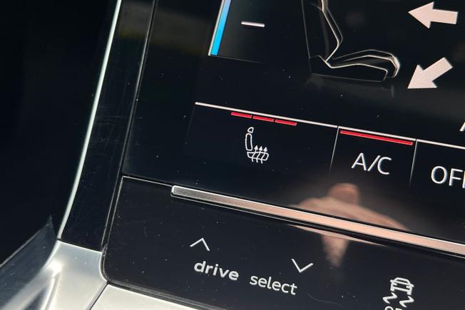 AUDI Q8 E-Tron Photo 29