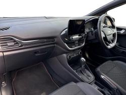 FORD Fiesta Photo 2