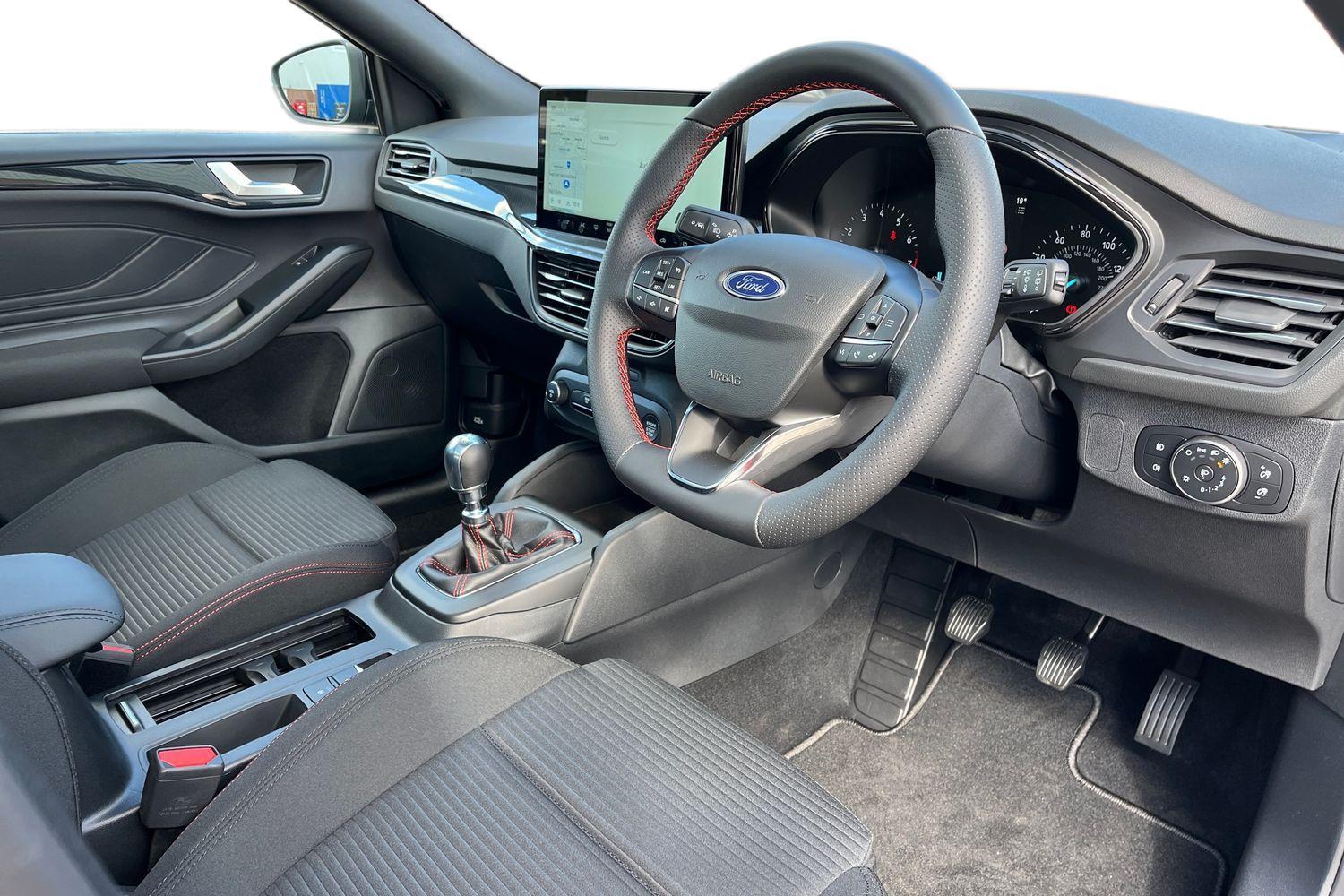 Ford Focus Photo 8