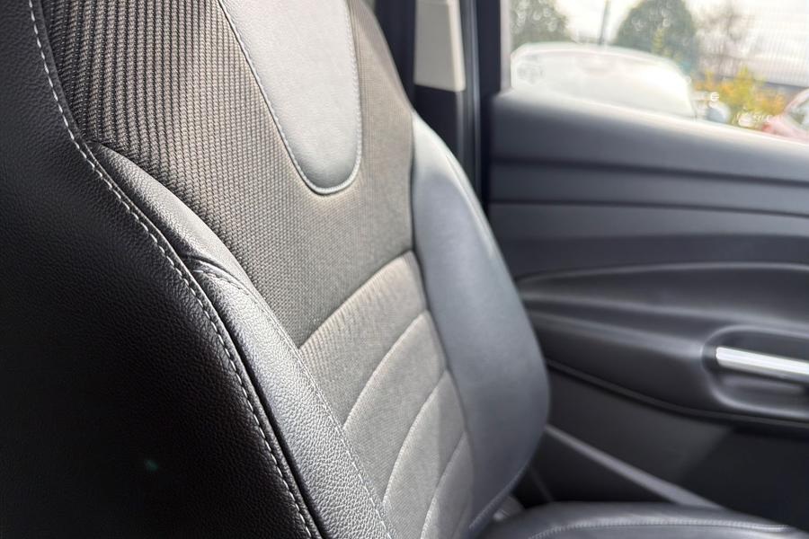 Ford KUGA Photo autoimg-39339654c8e8854ff53bc27377374ff963e993d5.jpg