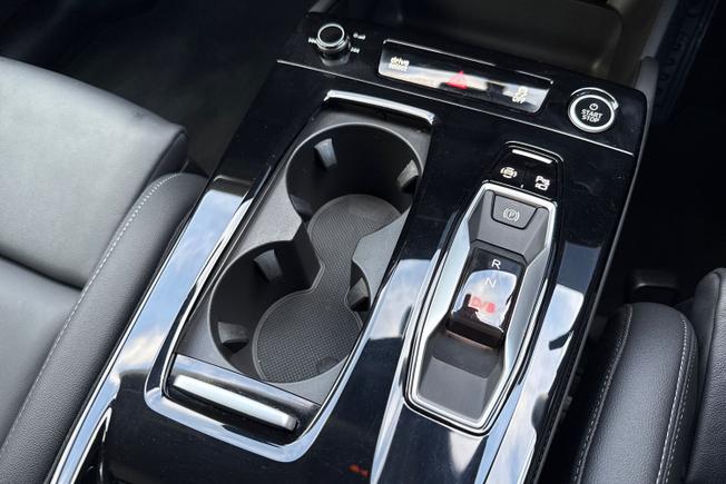 AUDI Q6 e-tron Photo 57