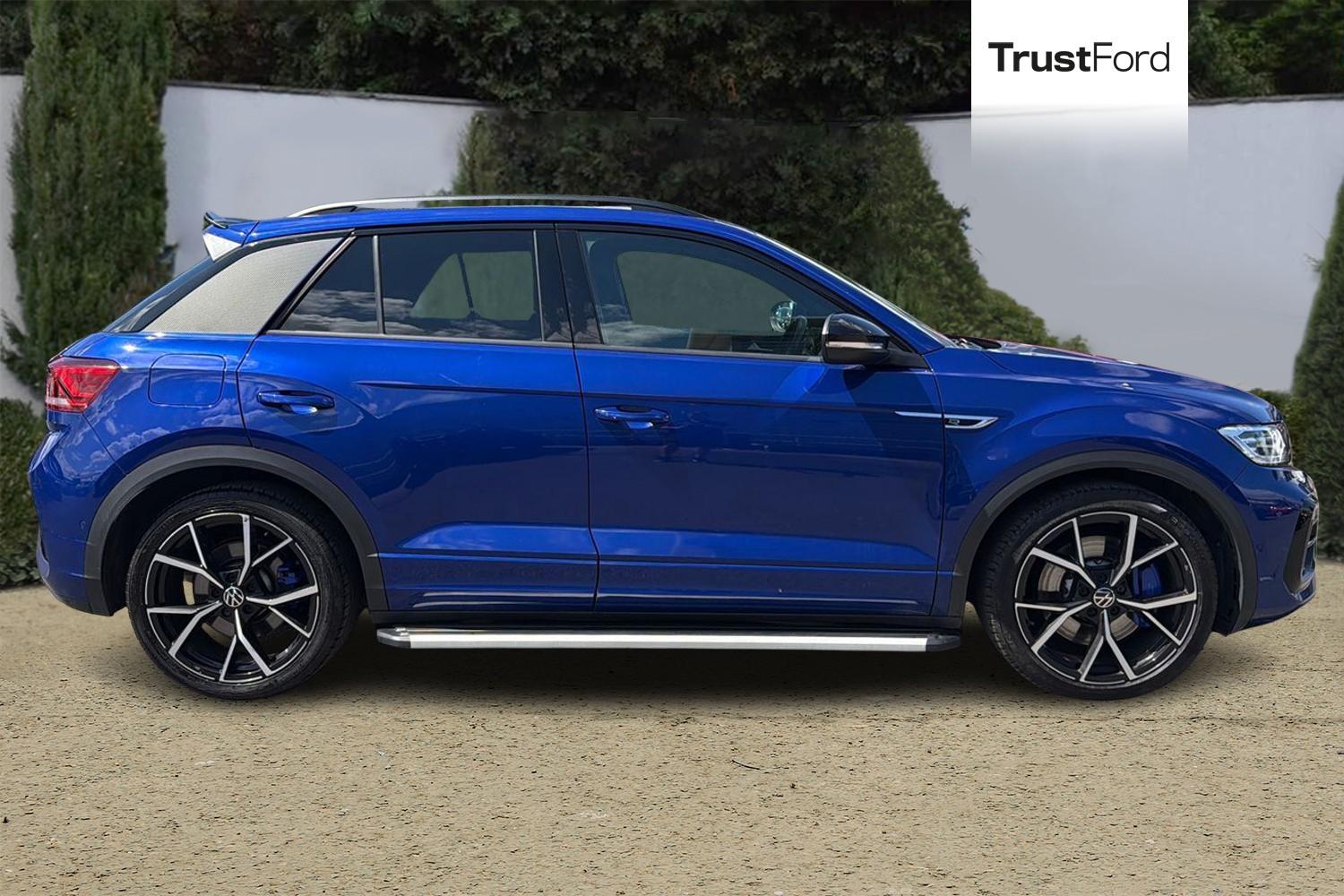 Volkswagen T-ROC Photo 2