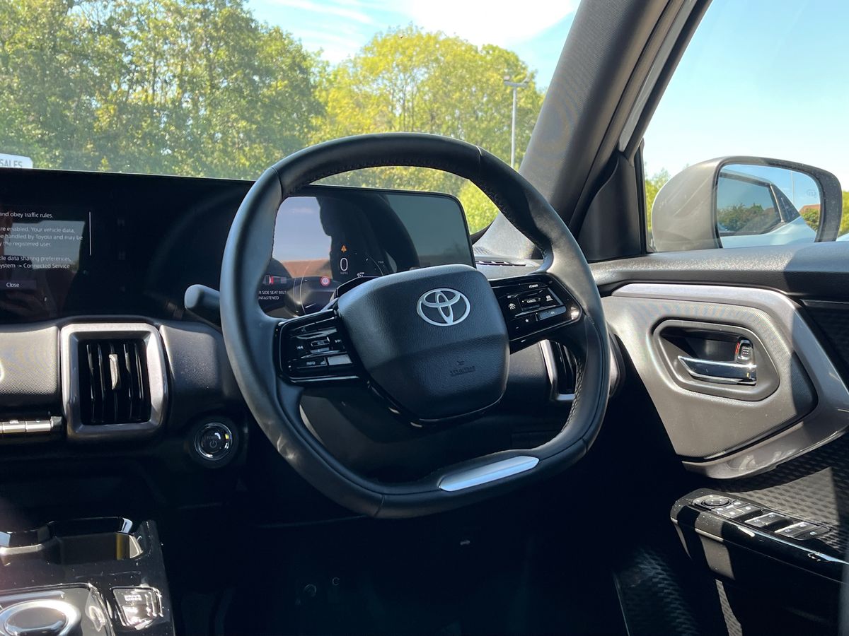 Toyota Urban Cruiser Photo 14