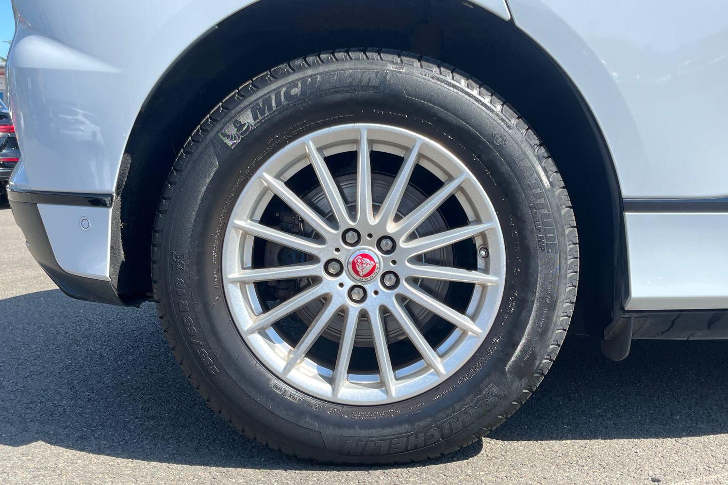 Jaguar I-PACE Photo 7