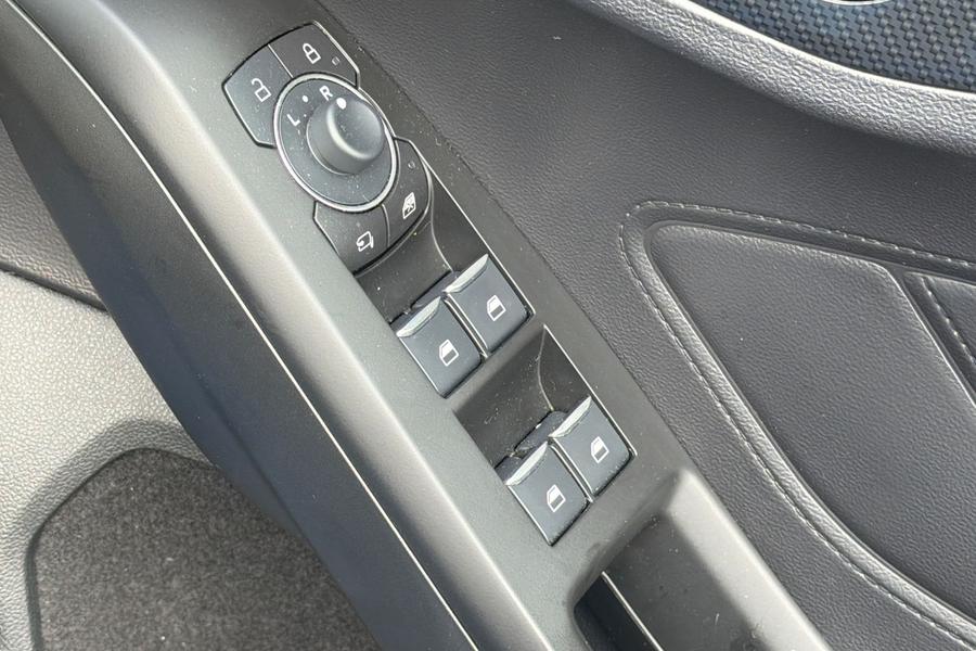 Ford FOCUS Photo autoimg-3944ff4d492aaf2b3a82547e4d862553ab46f1a5.jpg