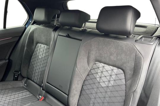 Volkswagen Golf Photo autoimg-39472ceb4886eb140f415bdfde94cbbd19943f58.jpg