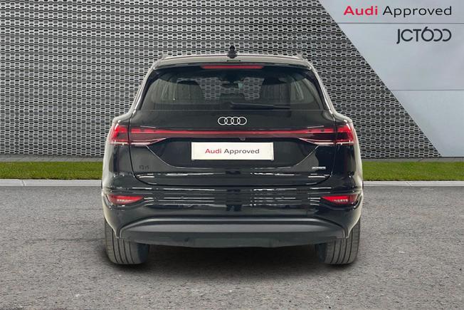 AUDI Q6 E-Tron Photo 7