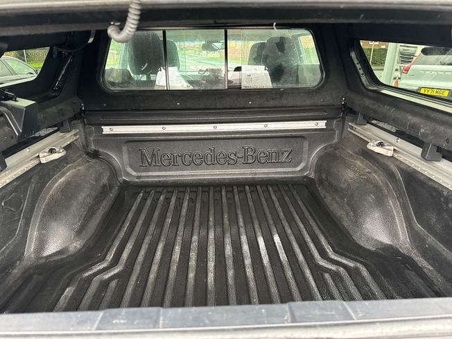 MERCEDES-BENZ X Class Photo 12